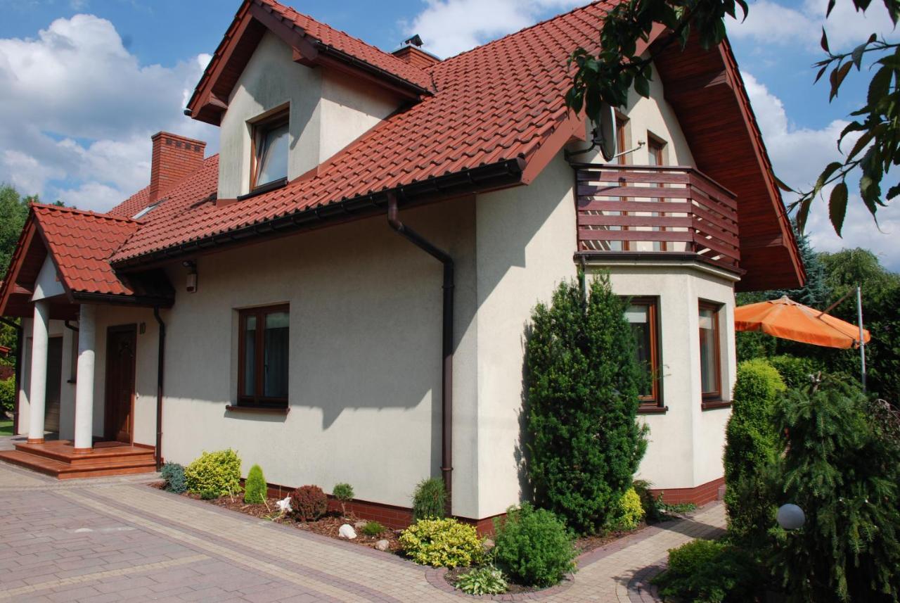 Dom Z Ogrodem Villa Limanowa Exterior foto
